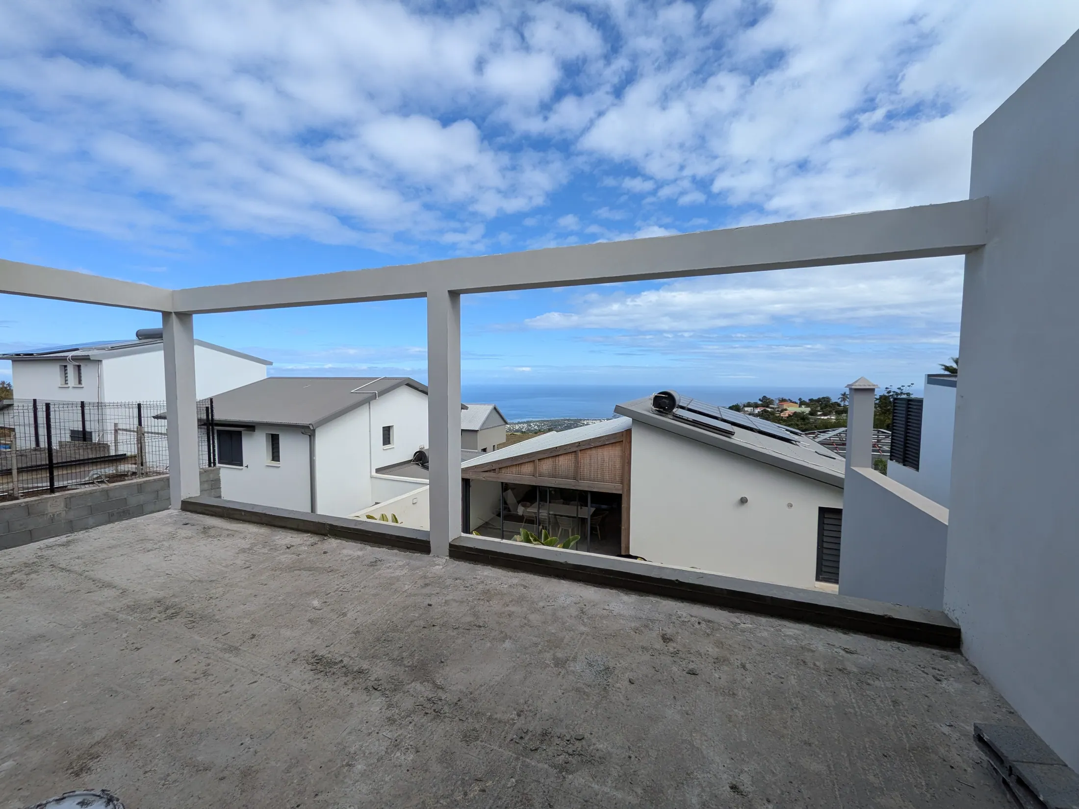 Chantier de villa avec terrasse et vue mer