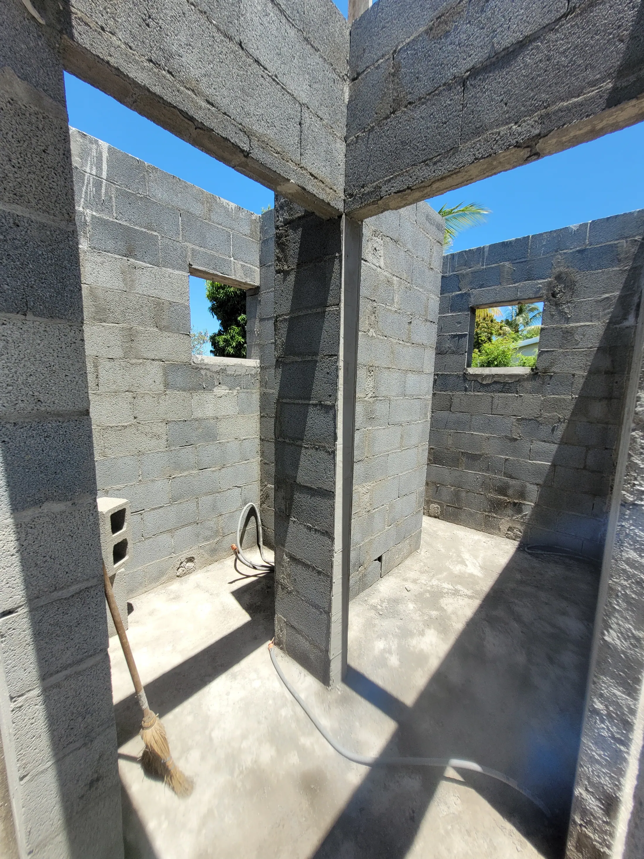 Maçonnerie intérieure et murs de villa